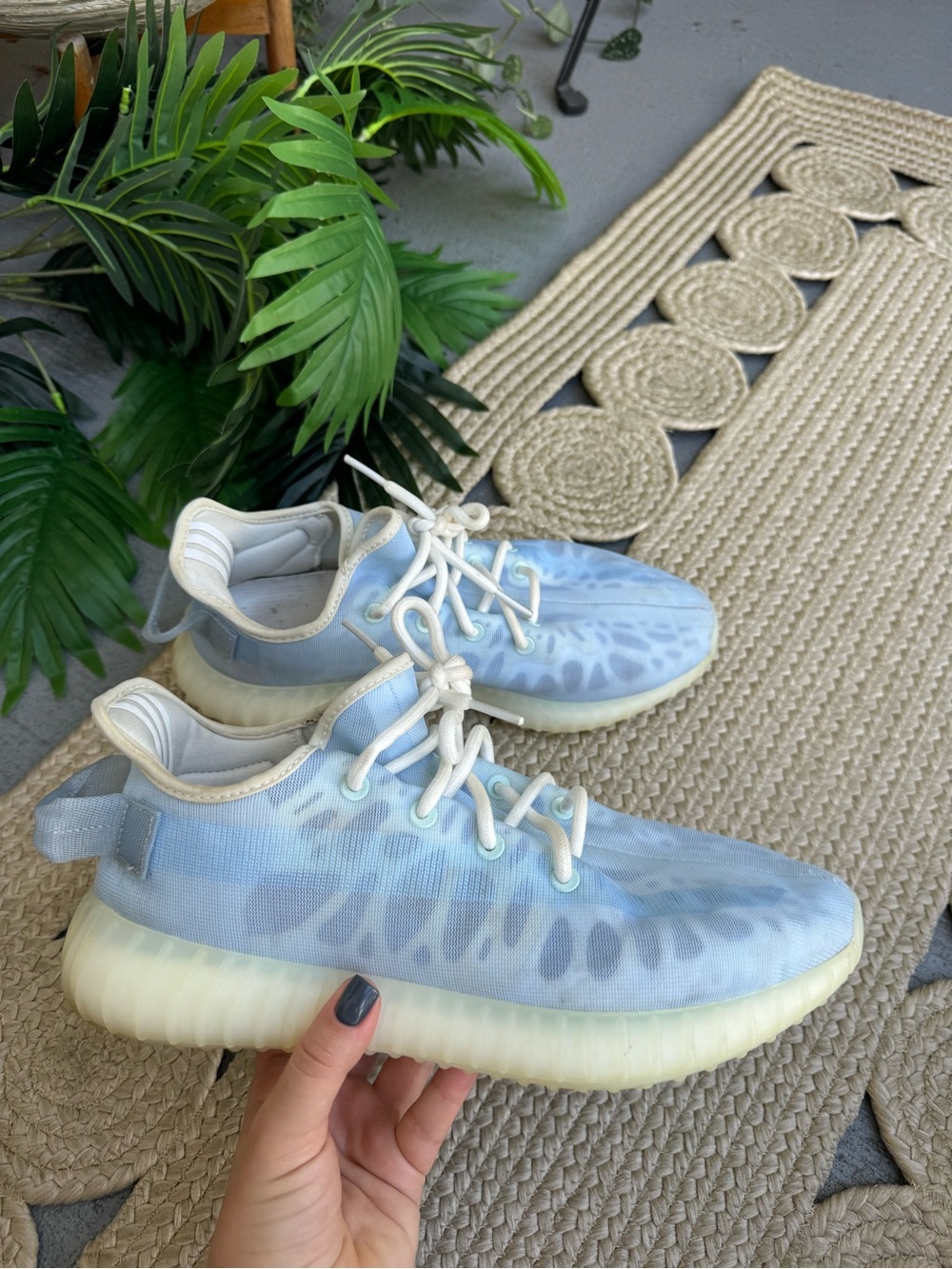 Adidas Yeezy Boost 350 V2 Mono Ice Blue Sneakers Size 10.5
